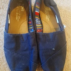 Ladies black size 7 Tom's